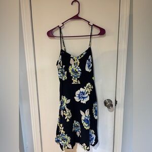 Like new: Old Navy mini fit and flare dress size M